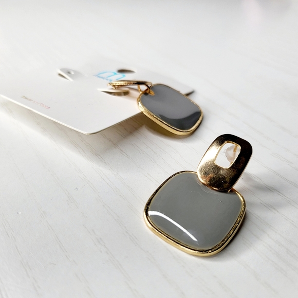NEW Gold Tone Geometric Dangle Earrings - Gray Resin Rounded Square